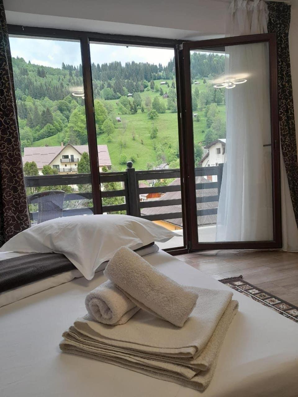 Casa Maria Moieciu C Hotell Moeciu De Sus Eksteriør bilde